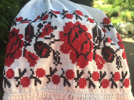 Ukrainian traditional red and black vyshyvanka vi… - image 1