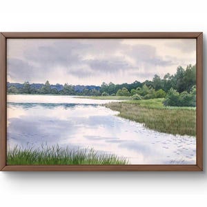 Dipinto ad acquerello paesaggio originale, dipinto ad acquerello su carta, lago tranquillo e rive verdi sotto un cielo nuvoloso, arte fatta a mano, senza cornice
