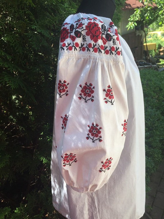 Ukrainian traditional red and black vyshyvanka vi… - image 6