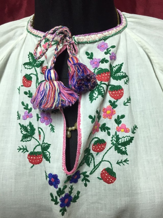 White/red Vintage Ukrainian embroidery, Ukrainian