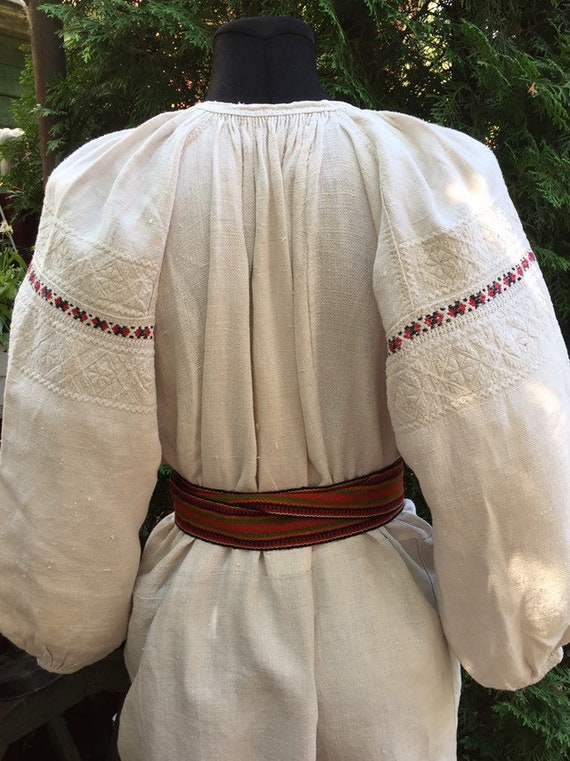 ヴィンテージ　ウクライナ民族衣装　刺繍入り白シャツ ヴィンテージ　ウクライナ民族衣装　刺繍入り白シャツ