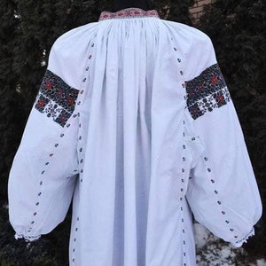 Black/red Ukrainian dresses for bright and colourful vyshyvanka etno dress ukraine embroidery ukrainian vintage ukrainian image 2