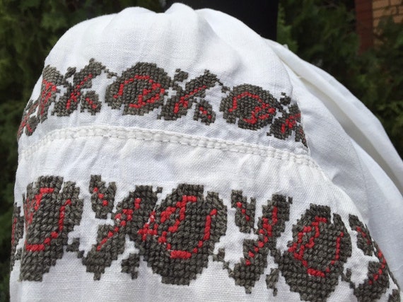 Ukrainian traditional red and black vyshyvanka vin
