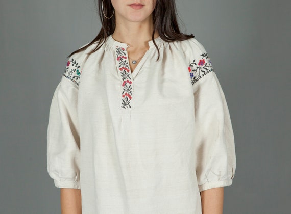 Ukrainian traditional red vyshyvanka vintage| ukra