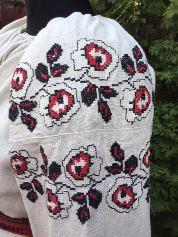 Ukrainian traditional green vyshyvanka vintage| uk