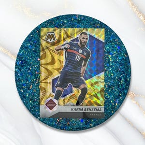 Karim Benzema (France) Dessous de verre de cartes de football Panini Sparkly Mosaic Prizm Coupe du monde 2022