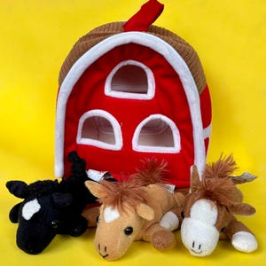 Marionetas de dedo de caballo Unipak con almacenamiento en el establo