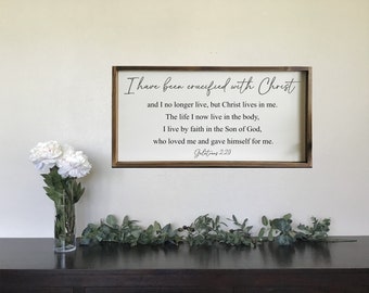 Galater 2: 20 Bibel-Vers großes Holzschild, Schrift Holzschild, 36 x 18 gerahmtes Holzschild, ich bin mit Christus gekreuzigt worden.