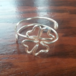Clover Ring