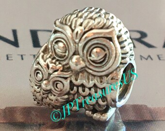 Wise Owls Mom and Baby Charm Antiqued Sterling Silver Wise Owls Mom and Baby Charm Antiqued Sterling Silver