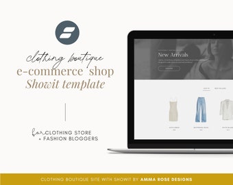 Può includere: Uno schermo di computer portatile che mostra un sito web per una boutique di abbigliamento. Il sito web presenta un banner con il testo "Nuovi arrivi" e una foto di una donna che indossa un vestito. Il sito web presenta anche una griglia di prodotti con foto di un abito di raso, jeans boyfriend e una giacca bianca.