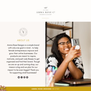 Peut inclure: Une femme sourit en regardant son t&eacute;l&eacute;phone. Le texte &agrave; l'&eacute;cran indique "DREAM". Le texte "AMMA ROSE DESIGNS ON ETSY" est en bas de l'image.