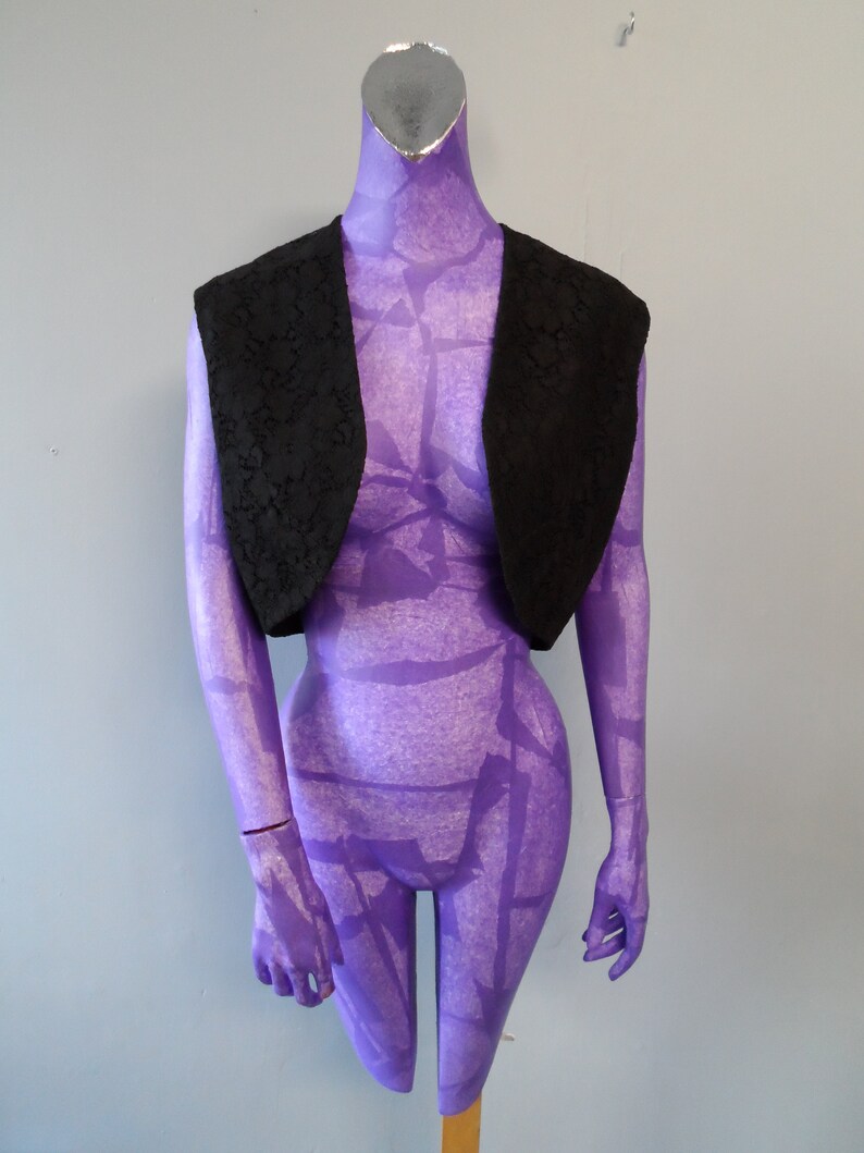Vintage 1980/'s 1990/'s black floral heavy thick lace sleeveless bolero waistcoat vest
