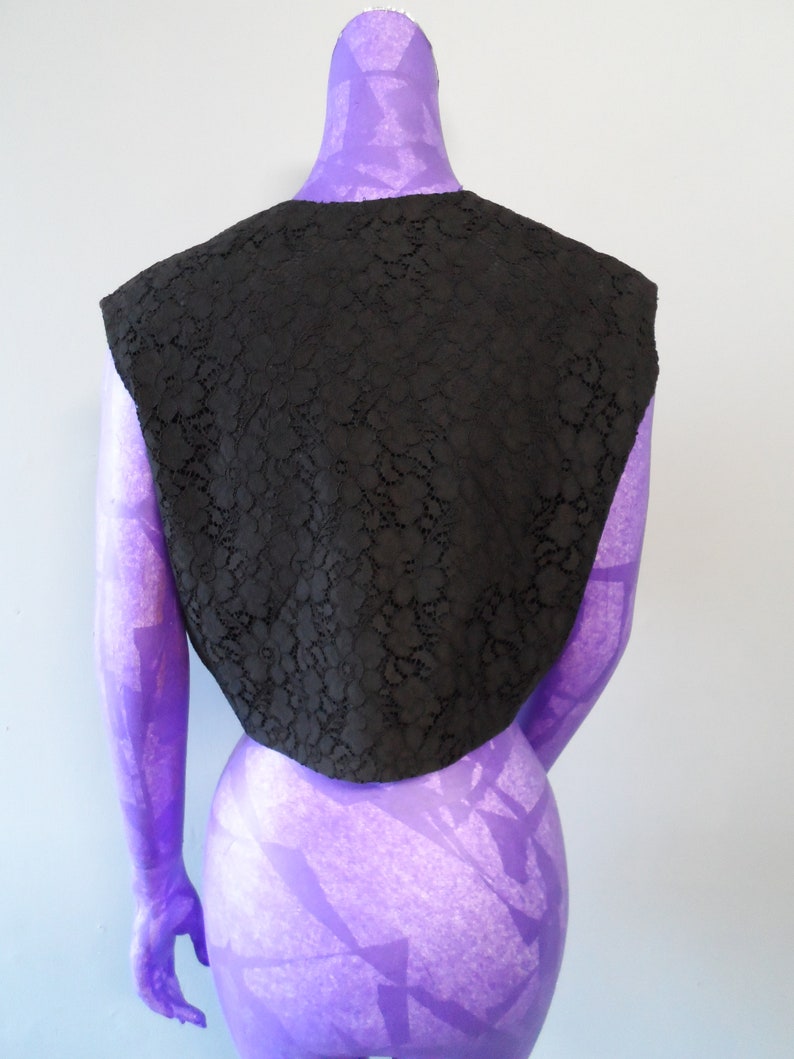Vintage 1980/'s 1990/'s black floral heavy thick lace sleeveless bolero waistcoat vest