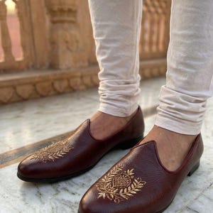 Traditionella indiska Sherwani-loafers, present till marskalkar, handgjorda läderskor i Jaipur bild 1