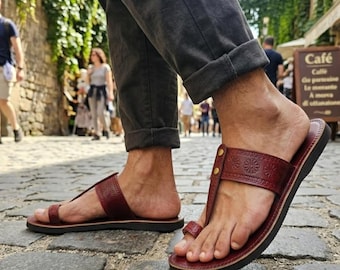 Sandalias Kolhapuri de cuero granate para hombre, hechas a mano / Sandalias tradicionales indias de cuero genuino