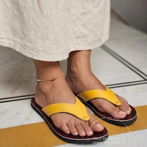 Chinelo de couro boho feito à mão | Chinelo de verão amarelo vibrante estilo marroquino