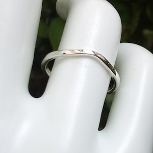 curvy ring size 7 sterling silver 925 wedding narrow shadow contour band
