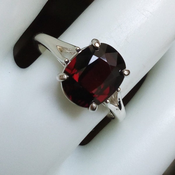 very dark red black 2.62 carat Spessartite garnet ring natural garnet solitaire sterling silver ring size 7 jewelry gift