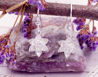 Påskliljaörhängen i sterlingsilver: Handgjorda vårblomsmycken