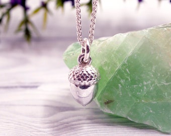 Handgjort ekollonhalsband i sterlingsilver: Höstnaturhänge