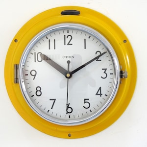 Reloj de pared vintage Citizen Maritime: reloj náutico amarillo