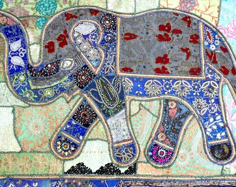Tapisserie Patchwork Indienne Ancienne – Éléphant Brodé, 37x25 Pouces, Vintage