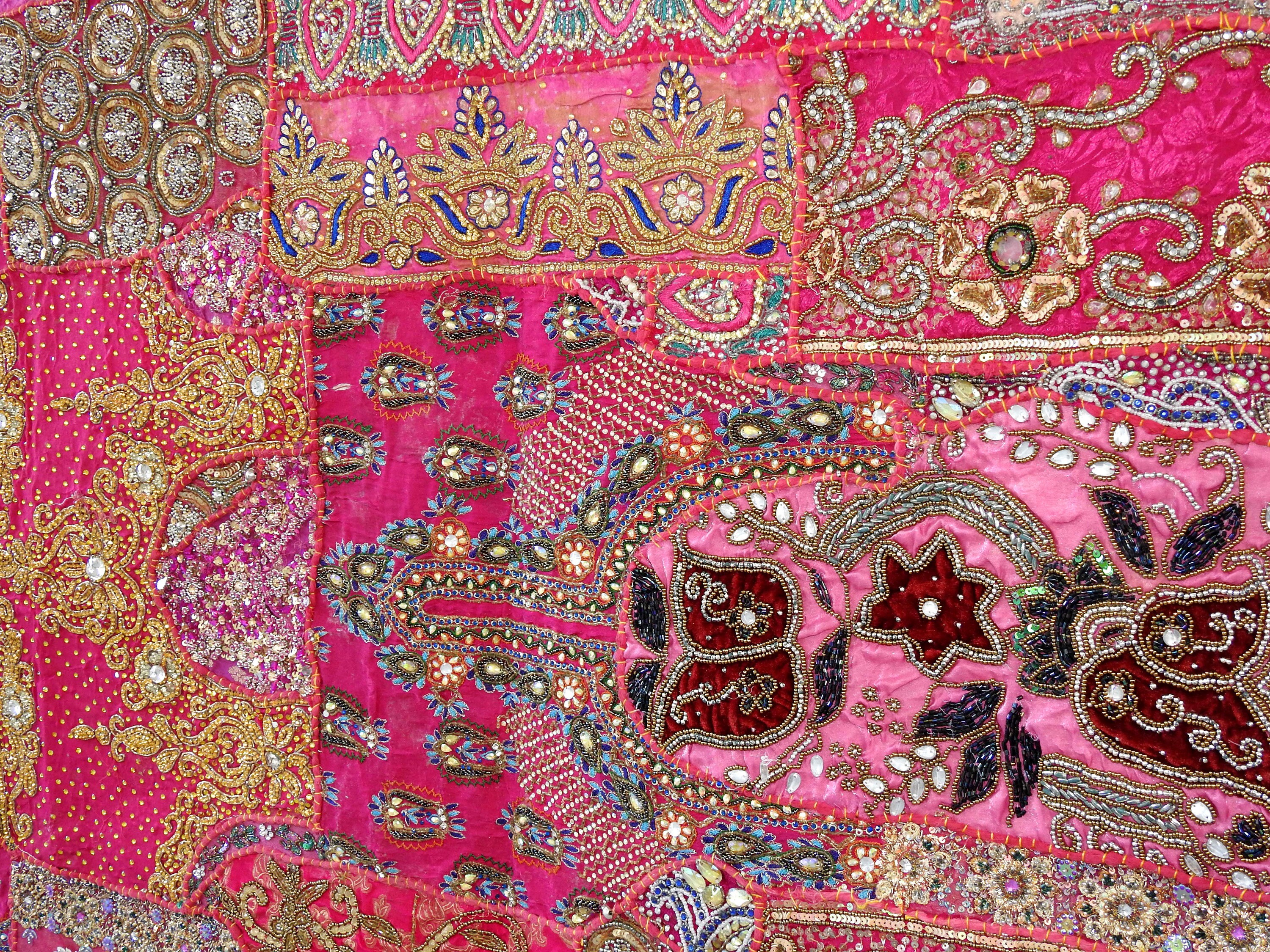 Tenture Murale Indienne Parsi – Broderie Fine Noir Et Orange, Textile Sari 60cm
