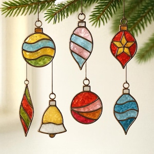 Christmas Baubles Stained Glass Patterns, Christmas Tree Ornament Suncatcher Template, Holiday Window Art PDF, DIY Glass Craft for Beginners