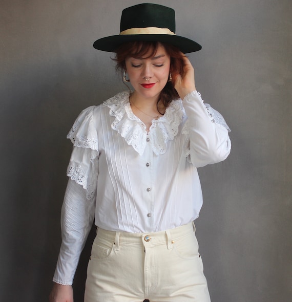 Vintage Folk Blouse 90s / DE38 M / White Ruffled B