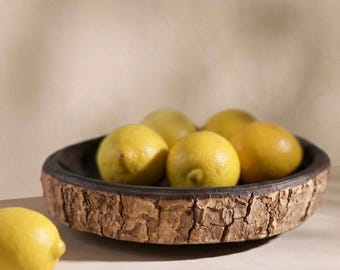Verkohlte Kampferholzschale, natürliche Rindenkante, rustikales Wabi Sabi Tablett, Shou Sugi Ban