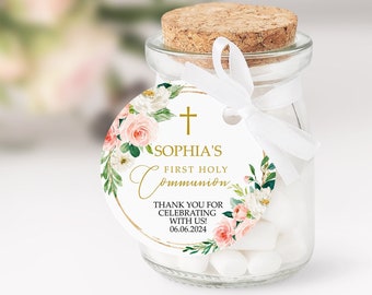 Könnte beinhalten: Ein weißer runder Geschenkanhänger mit einem goldenen Kreuz, einem Blumendesign und dem Text "Sophia's First Holy Communion" und "Thank you for celebrating with us! 06.06.2024".