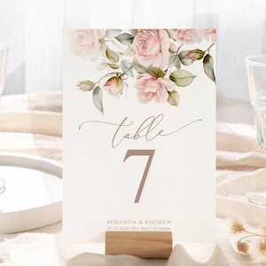Tafelnummers zachtroze bloemen, BEWERKBARE afdrukbare Blush roze roos bloemen tabelnummersjabloon, bruiloft zitplaatsen kaarten, INSTANT DOWNLOAD