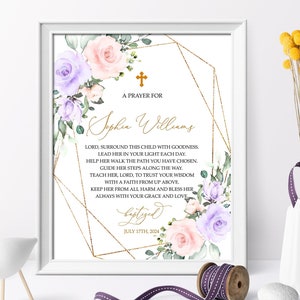 Blush Pink & Violet Blumen Taufe Gebetszeichen | EDITIERBARE personalisierte Gebetskartenvorlage | Rosen Blumen Taufschild mit Goldrahmen