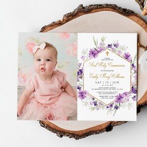 Erste heilige Kommunion Einladung, EDITIERBARE Lila Blumen druckbare Foto Erstkommunion Vorlage, Lila Blumen Goldrahmen Mädchen einladen