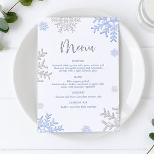 Menu na Zimowy Baby Shower | Edytowalny Niebieski i Srebrny Szablon Płatków Śniegu | Wydrukowana Karta Menu Ślubnego na Boże Narodzenie