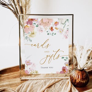 Cartões de flores silvestres e sinal de presentes, cartão de festa de chá de bebê para impressão, modelo de batismo floral vermelho e rosa Boho, brunch de flores silvestres, dourado