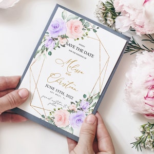 Convite de flores cor de rosa e violeta para salvar a data, modelo EDITÁVEL, convite de caligrafia com moldura dourada para casamento Boho roxo floral para impressão