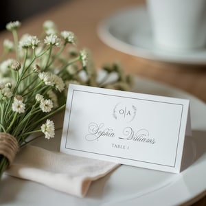 Minimalistische Monogramm-Hochzeits-Tischkarten-Vorlage | Bearbeitbare druckbare Sitzplatzkarte mit Namen | Elegante Klassische Dusche Namenskarte | Modernes Design