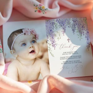 Lila Wisteria Taufe Foto Danke | EDITIERBARE Vorlage | Druckbare Boho Lavendel Blumen Danke | Erste heilige Kommunion Karte