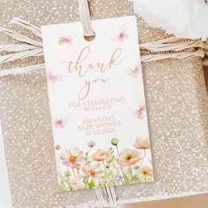 Schmetterling-Babyparty-Dankeschön-Anhänger | EDITIERBARE Pink & Pfirsich Wildblumen Vorlage | Boho Natur Thema Geschenkanhänger | 5x9cm Anhänger