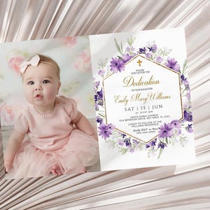 Invitation de dévouement pourpre | Modèle d'invitation photo floral rustique modifiable | Carte de vœux imprimable pour fille avec fleurs lilas et cadre doré
