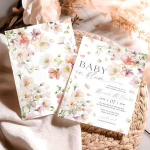 Wildblumen Baby in Bloom Baby Shower Einladung | EDITIERBARE Kalligraphie-Schriftvorlage | Blush & Pfirsich Floral Printable einladen | Herunterladen