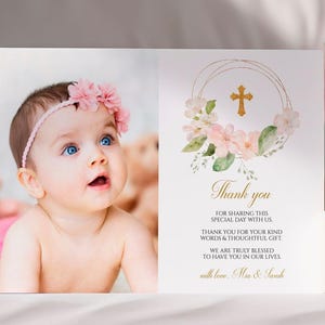 carte de remerciements photo de baptême de fleurs roses de Zazzle.be Liste d'envies Vous avez des idées ? Modèle de remerciement bohème imprimable modifiable | Première communion et baptême de la fleur de pommier