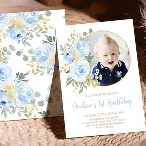 1ère invitation d'anniversaire florale bleue | Modèle recto-verso MODIFIABLE | Invitation premier anniversaire de garçon avec photo | Imprimable bleu clair et or bébé