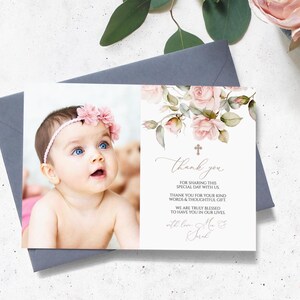 Sanfte Rosenblumen Taufe Foto Dankeschön | EDITIERBARE Vorlage | Druckbare Boho Blush rosa Blumen Danke | Erste heilige Kommunion Karte