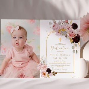 Boho Foto Widmung Einladung | Bearbeitbare Boho Floral Arch Girl Vorlage | Gold Glitter & Burgunder Rose | Druckbare Taufe
