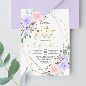 Invito per il 75° compleanno con fiori rosa cipria e viola / Modello MODIFICABILE / Invito di compleanno stampabile floreale per donne / Invito per donne di qualsiasi età