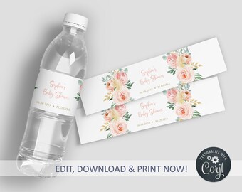 Könnte beinhalten: Druckbare Wasserflaschenetiketten mit einem floralen Design in Rosa-, Weiß- und Grüntönen. Die Etiketten zeigen den Text "Sophia's Baby Shower" mit Datum und Ort.