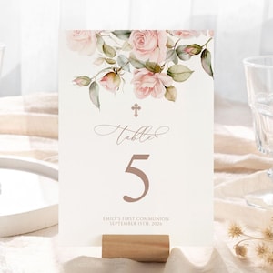 Tischnummern bei der Kommunion | EDITIERBARE Vorlage | Druckbare Boho Gentle Rose Blumen Taufe Sitzkarten | Blush rosa Blumen & Kreuz